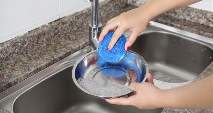 Schraubenartige Struktur-Plastikreinigungsball benutzt für das Waschen von Platten und von Schüsseln