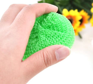 China Schraubenartige Struktur-Plastikreinigungsball benutzt für das Waschen von Platten und von Schüsseln fournisseur